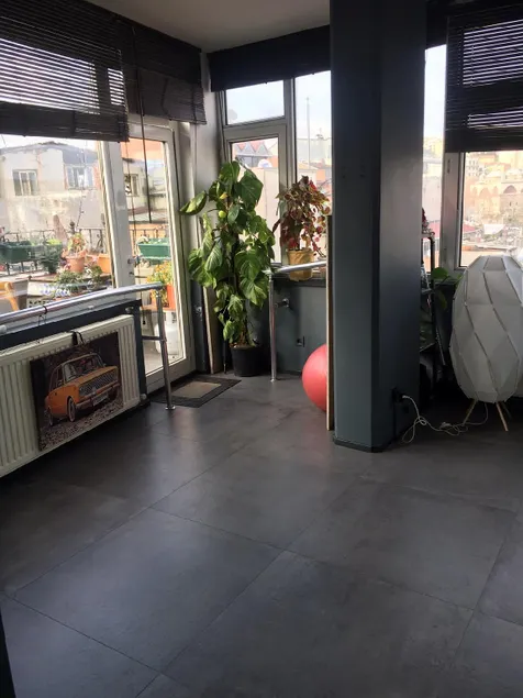 Karaköy Kafeler Sokağı Kiralık Boğaz manzaralı - Image 1