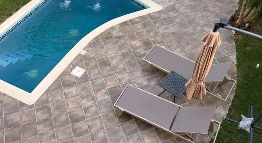 Villa Ray - Image 1