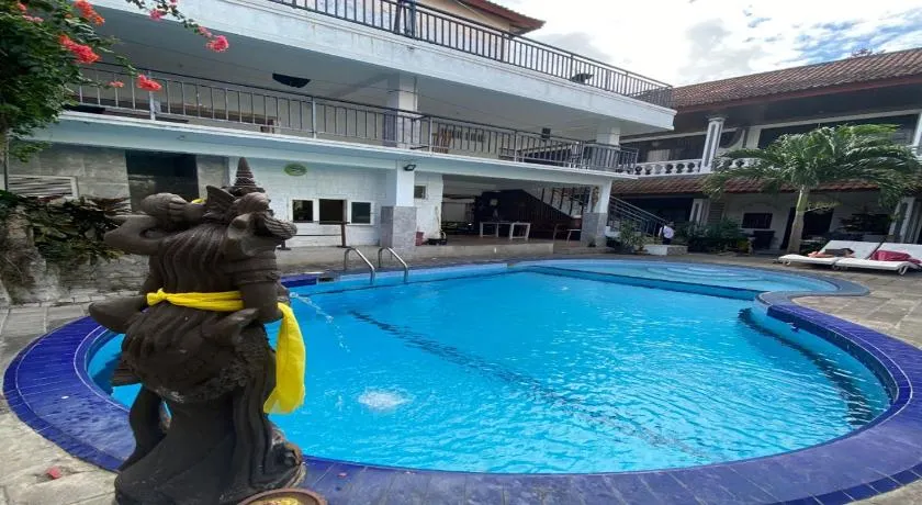 Hotel Near Beach Ayu inn Kuta - Image 1