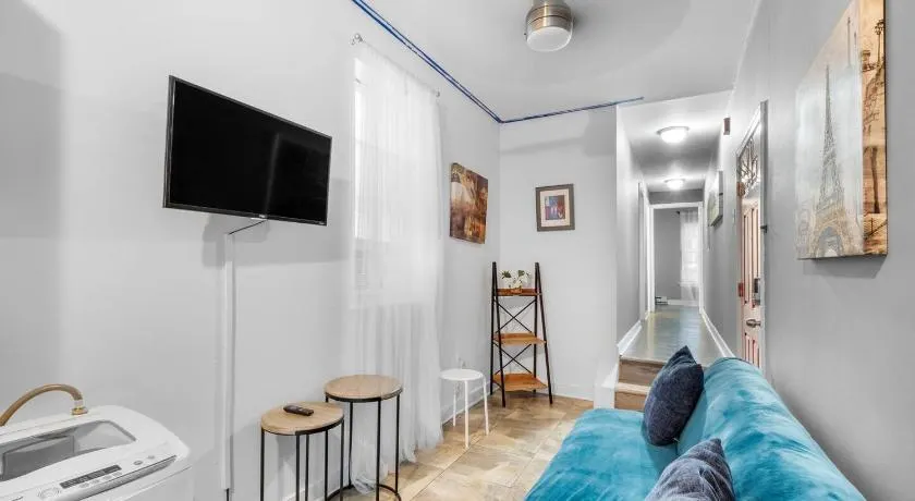 Modern 2BR Getaway Fast Metro Link - Image 1