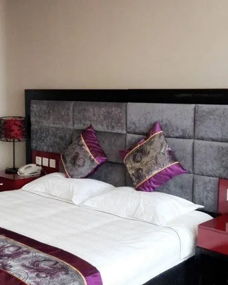 Tianjin Yihai Pearl Hotel - Image 1