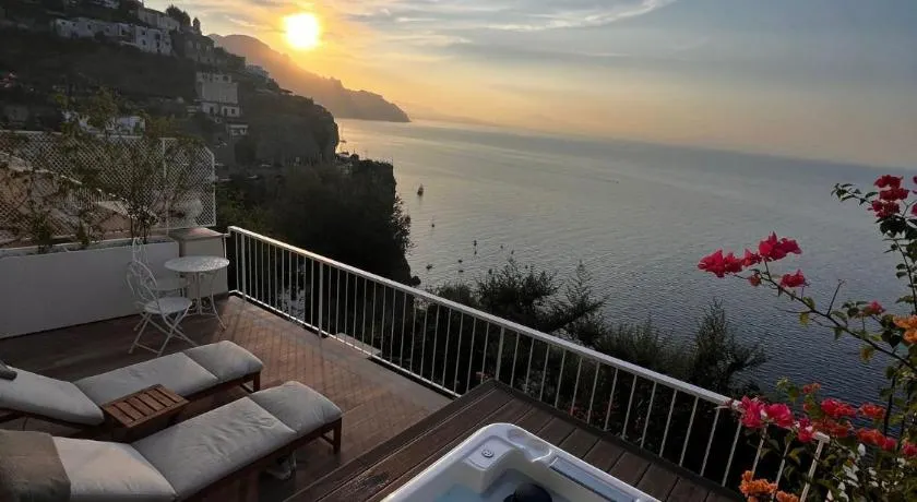 SeaJewelsDeluxurySuite - Image 1