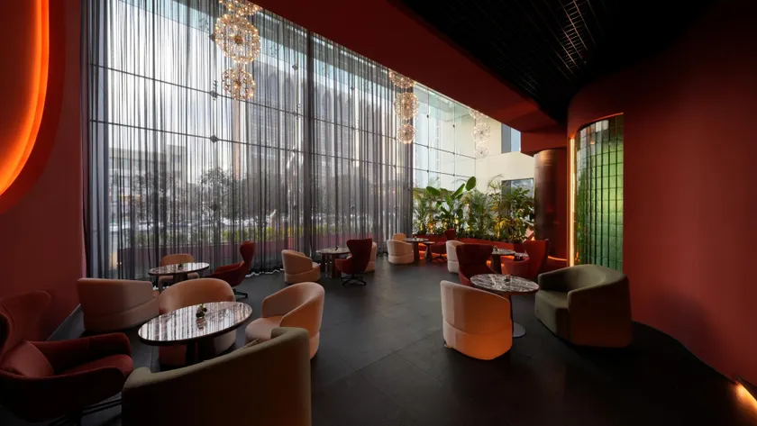 Eldis Regent Hotel - Image 1