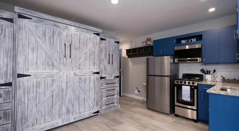 Studio Suite B1 - Image 1