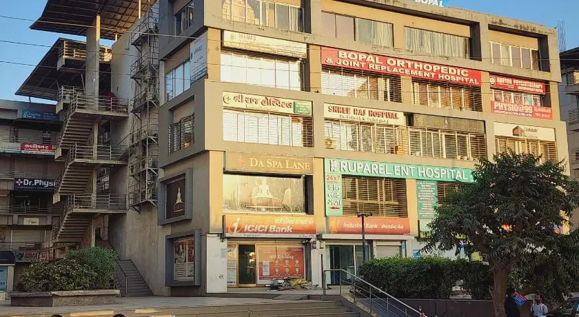 Hotel Nova Bopal - Image 1