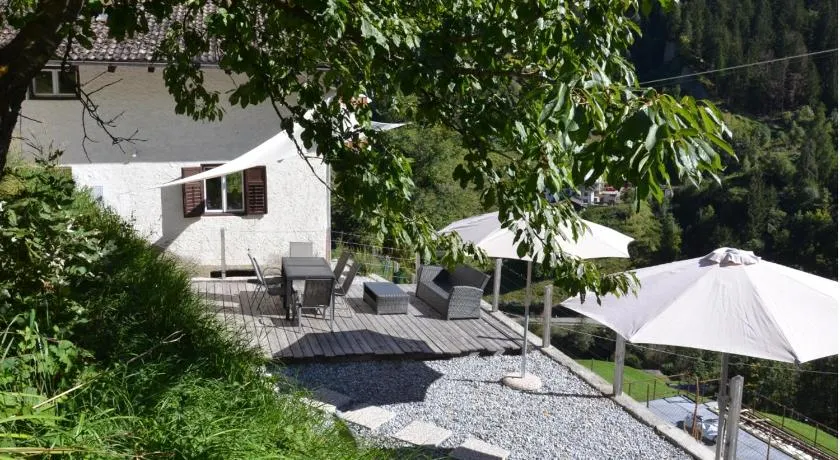 STILFSER HÜTTL Ein ganzes Ferienhaus für euch in SÜDTIROL in Alleinlage mit Ortlerblick euer Refugium mit privatem Gartenbereich für gemeinsame Zeit auch gern mit Hund im Nationalpark Stilfserjoch Ski-und Wandergebiet SULDEN in der Nähe - Image 1