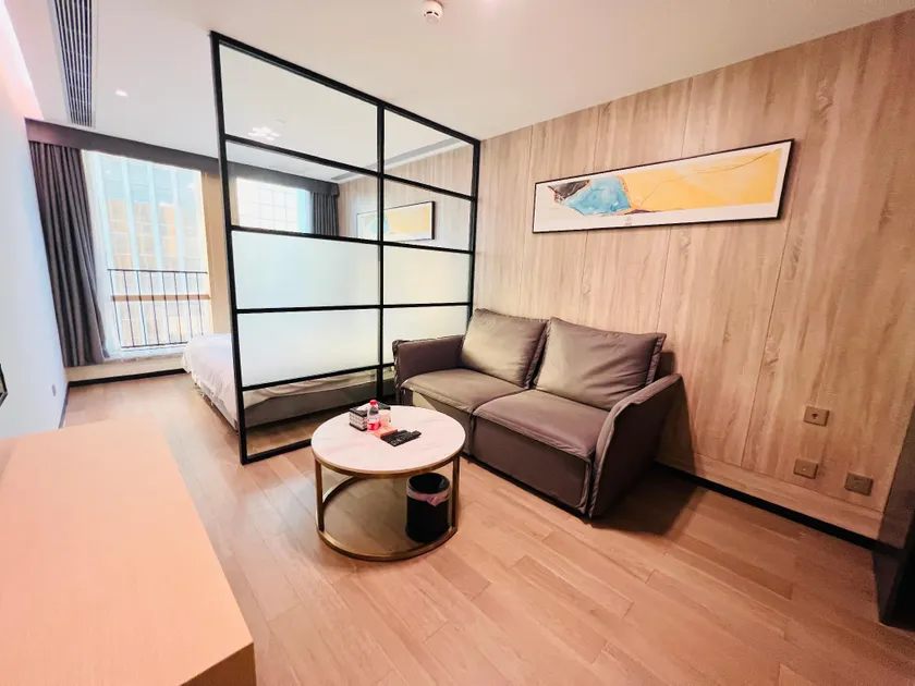 Bo Yu Shennan No. 68 Apartment (Shenzhen Luohu Dongmen Branch) - Image 1