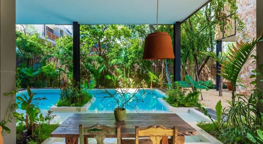 VISCOUNT IV MANOR TULUM By SANDY POWERFUL - Image 1