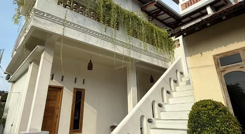 Watukarung Kaderi's Home - Image 1