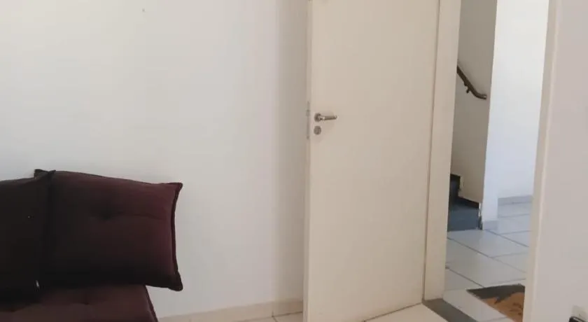 House Anas - Image 1