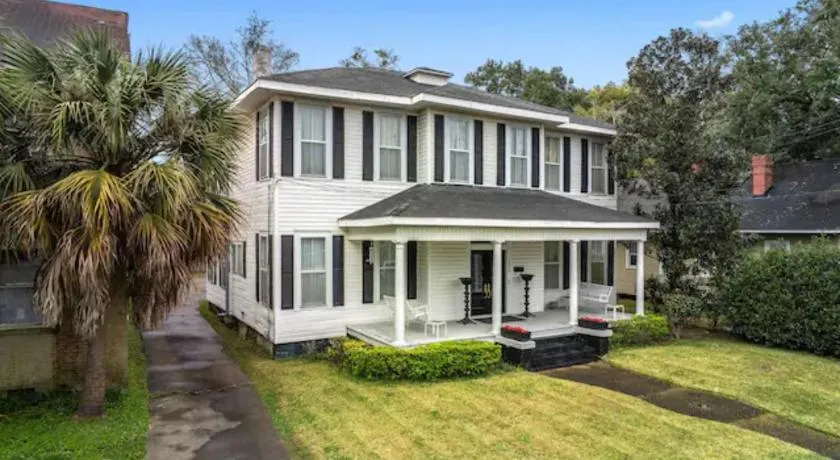 McKean Manor - Image 1
