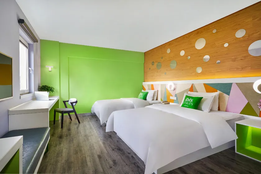 Ibis Zhenjiang Dashikou Hotel - Image 1
