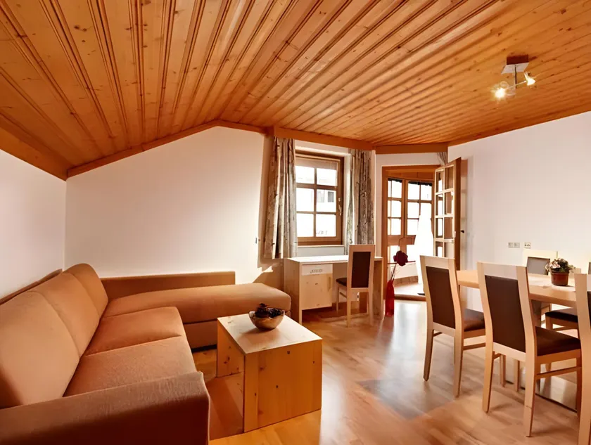 Appartement de vacances adapté aux familles avec sauna, jacuzzi et piscine chauffée | Près des pistes de ski | Parfait pour le travail à distance - Image 1