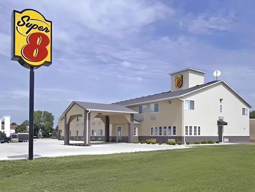 Super 8 by Wyndham Ida Grove - Image 1