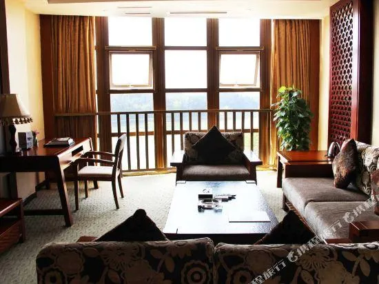 Dalongwan Holiday Hotel - Image 1