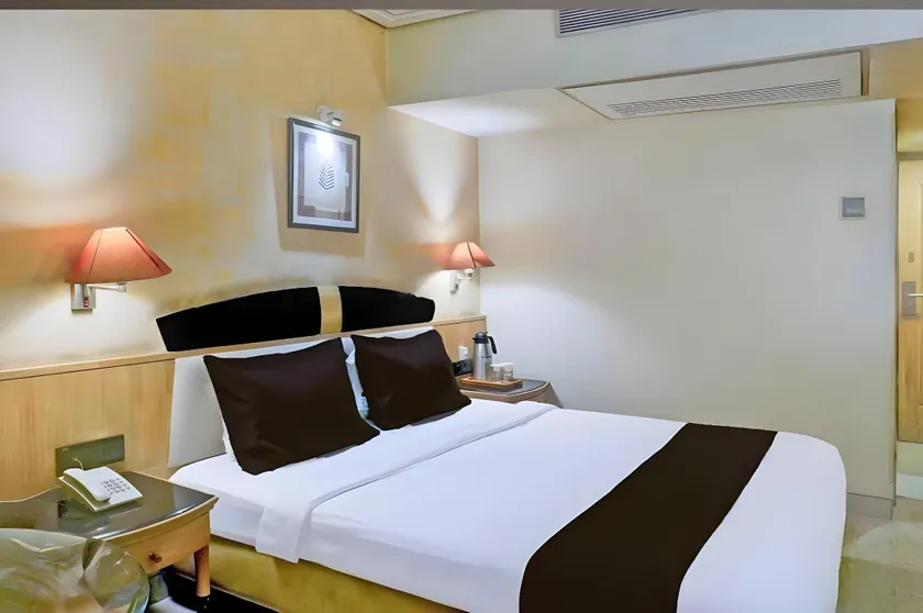 Townhouse Oak Baramati Industrial Estate Formerly Hotel Surya - Image 1