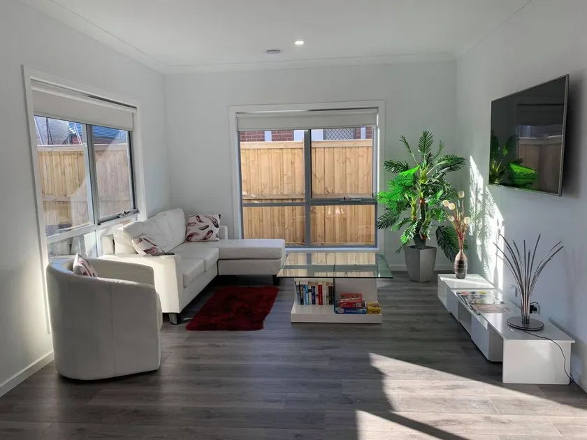 Brand New Home★10 mins to Beach★Deakin★Torquay - Image 1