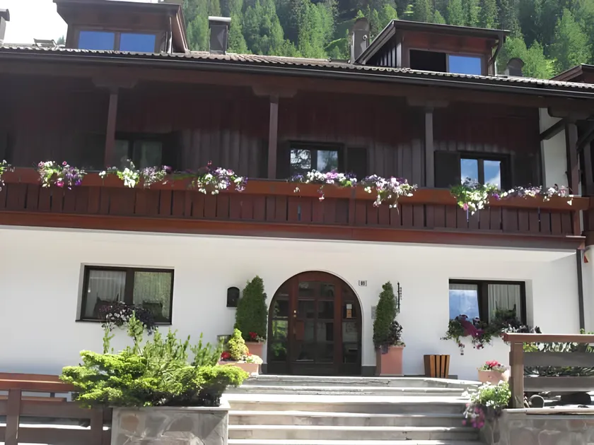 Hotel Casa Alpina - Alpin Haus - Image 1