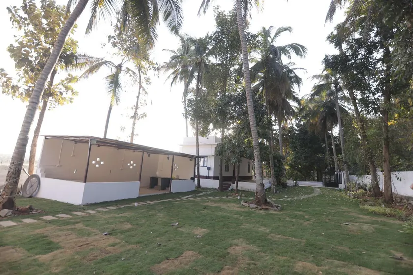 Lotus farm villa - Image 1