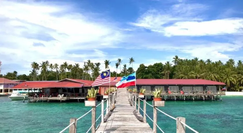 Mabul Backpackers - Image 1