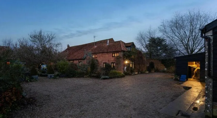 Roundabout Farm - Image 1