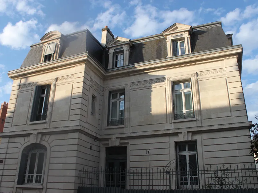 La Maison Blanche - Appart Hôtel de charme Chic & Cosy climatisé, à 350m du coeur de ville de Limoges - Accès autonome - Image 1