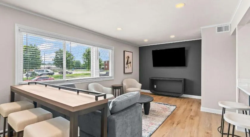 Newly Renovated Unit in Central Spfld #304 - Image 1