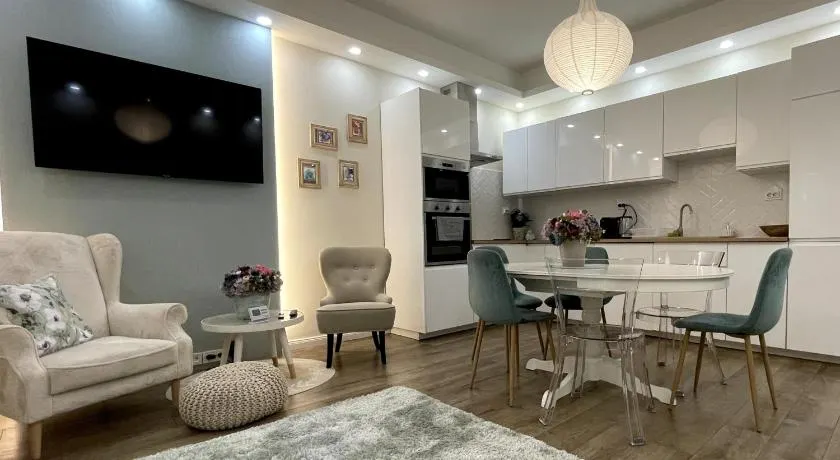 Buda Garden Apartment - Image 1