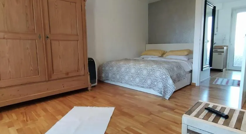 GL Single Town Apartment - Image 1