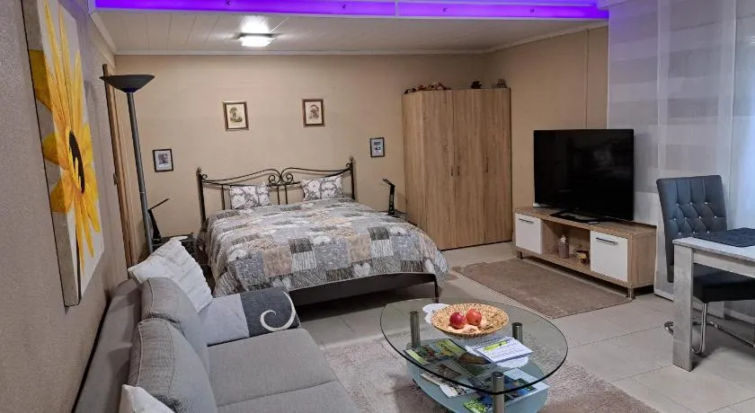 Apartment Curly - Image 1