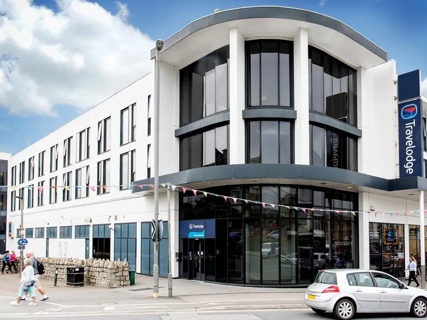 Travelodge Newquay Seafront - Image 1
