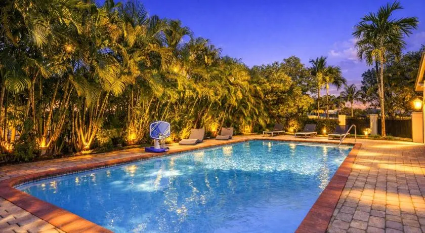 Aventura Lakefront - Image 1