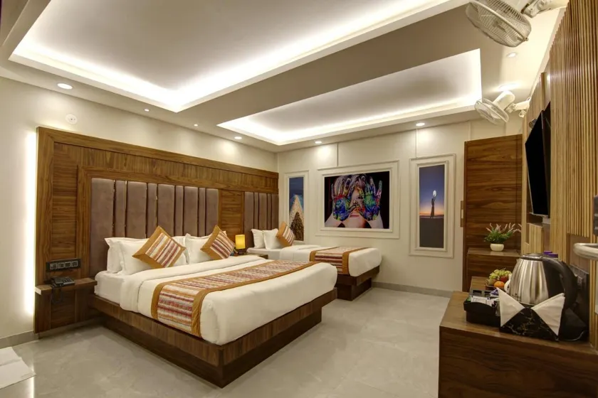 BLESS INN - Near Connaught Place - Image 1