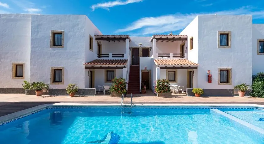 Apartamentos Mar y Sal - Viajes Es Freus - Image 1