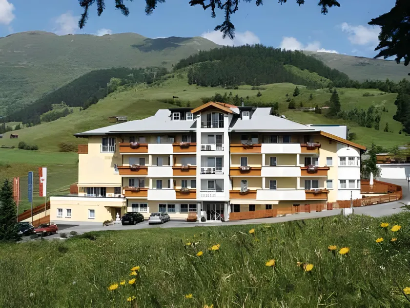 Hotel Castel - pure Lebensfreude - Image 1