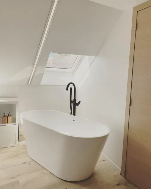 Cozy apartment with island bath - Image 1