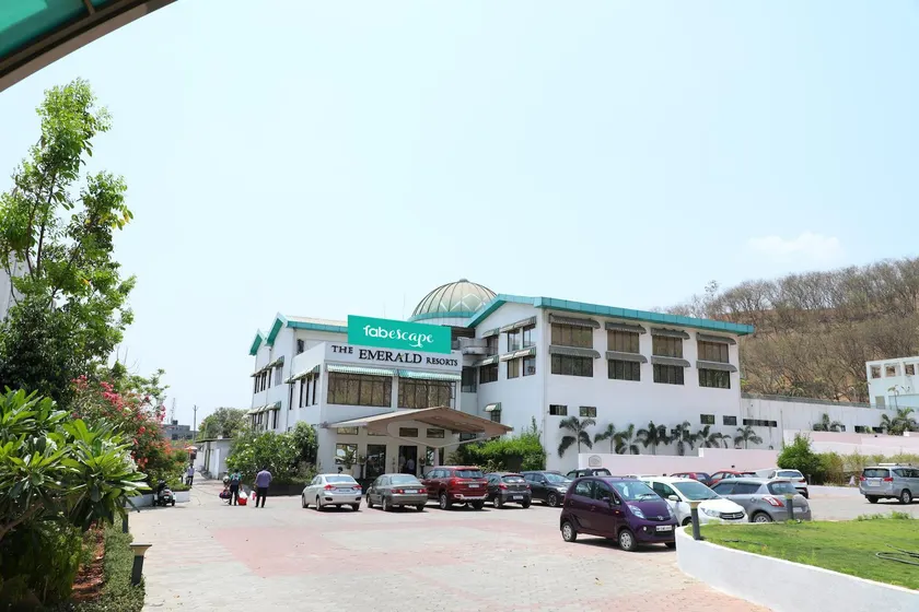 FabEscape Emerald Resort - Image 1