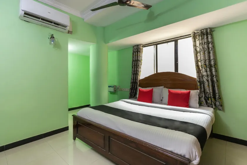Capital O 28343 Madurai Velnachiyar Guest House - Image 1