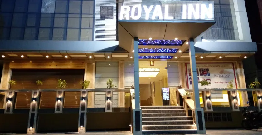 Royal Inn - Image 1