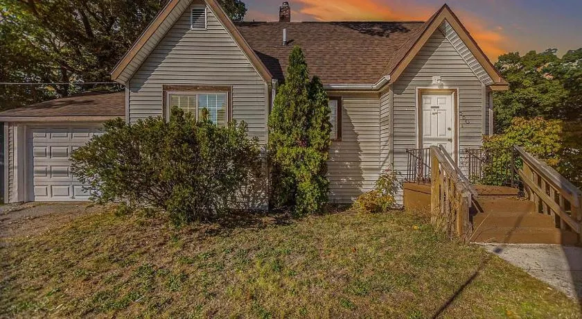 Summit Place By Dnw Investments - Image 1