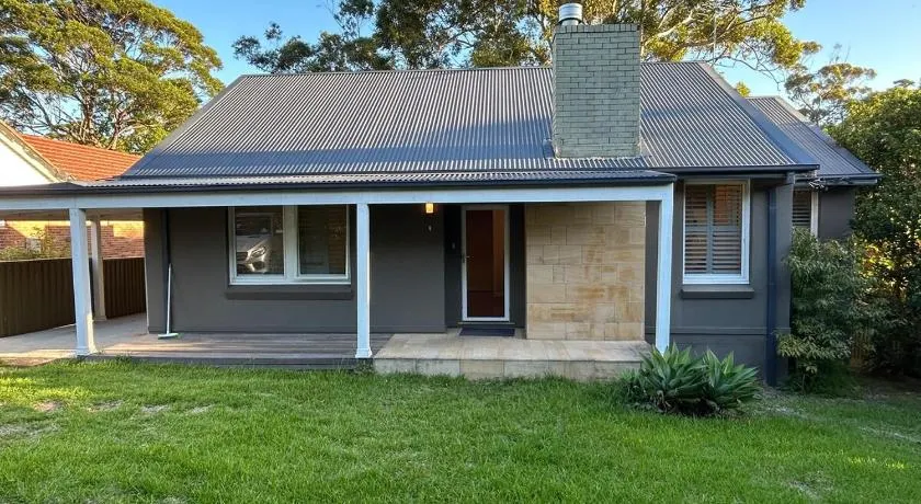 Lindfield 4 Bedroom Cottage House - Image 1