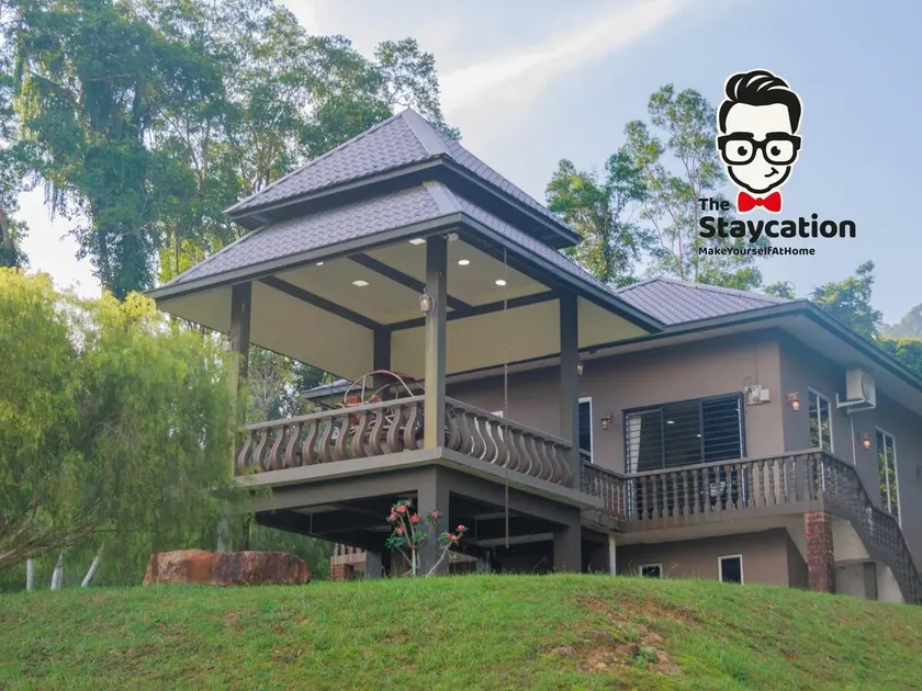 Staycation Homestay 50 Peaceful Villa Damai - Image 1