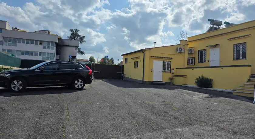 Aurora Residence Tor Vergata,Free Gated Private parking - Image 1