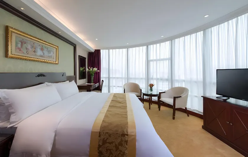 Vienna Hotel Shanghai Happy Valley - Image 1