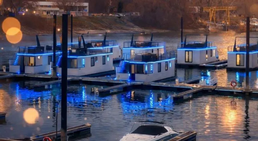 Prestige Yacht Resort Budapest - Image 1
