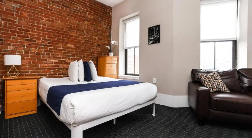 Stylish Studio in Boston Brownstone, C.Ave #21 - Image 1