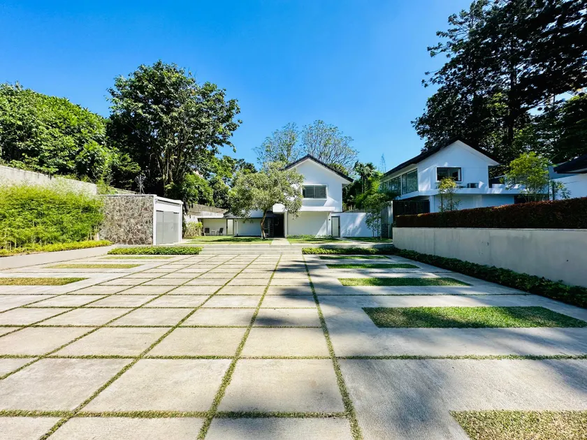 Bungalow Homes - Image 1