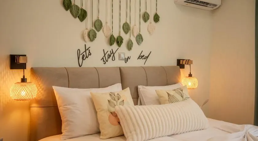 Zoi Elegant Green Apartments - Image 1
