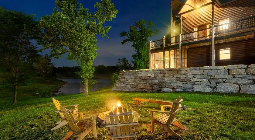 Luxury Lakefront Chalet Resort 2 Pools FREE Amenities Dock MiniGolf Waterslide - Image 1
