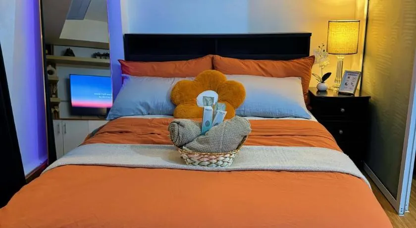 The Warm Suite By ANC at Azure - Image 1